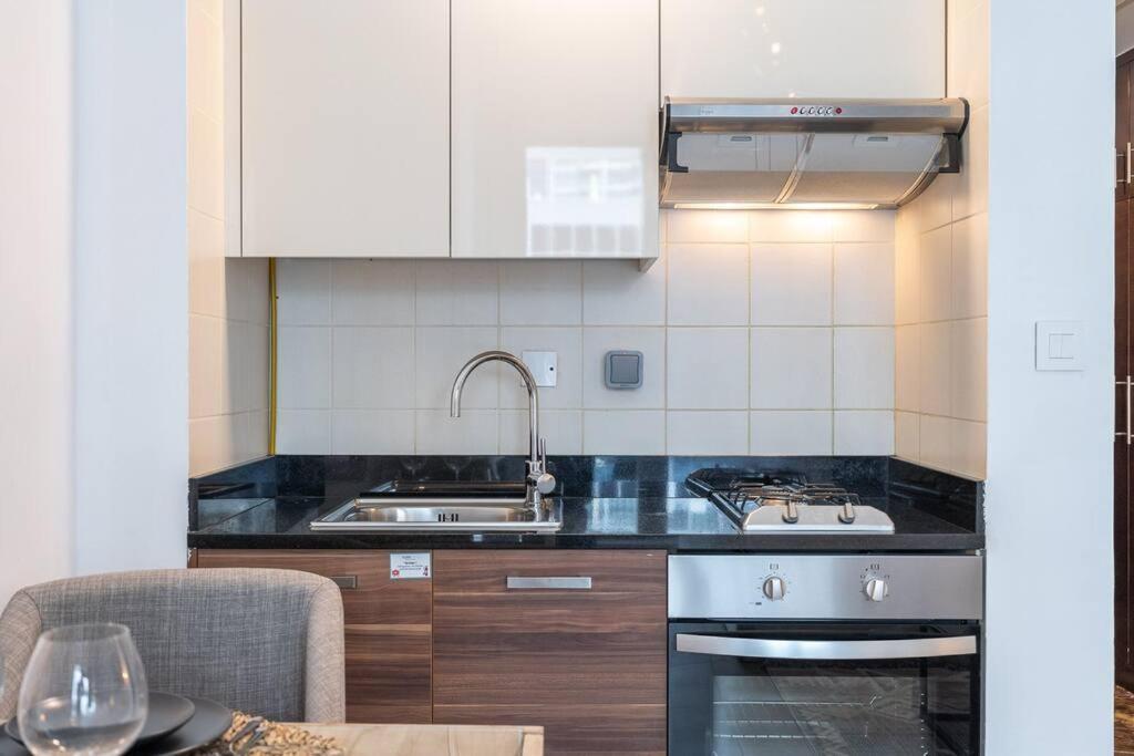 Marina Dreams With A Tropical Twist Apartment
