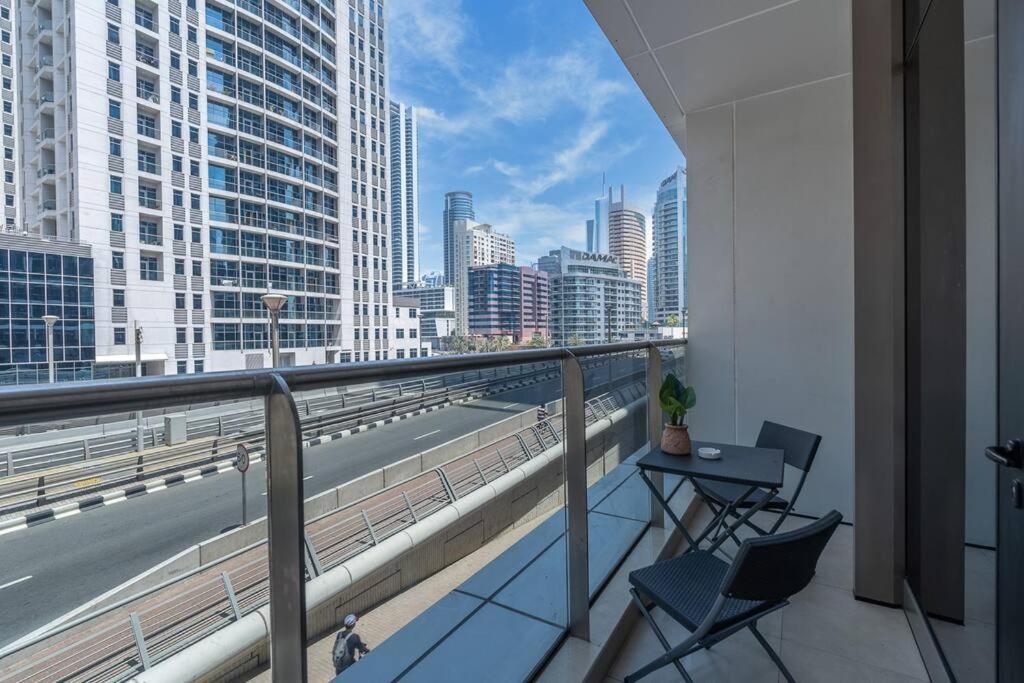 Apartment Marina Dreams With A Tropical Twist