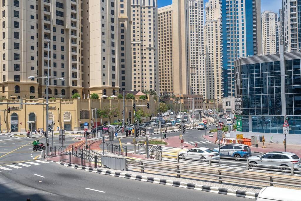 Marina Dreams With A Tropical Twist Apartment Dubai