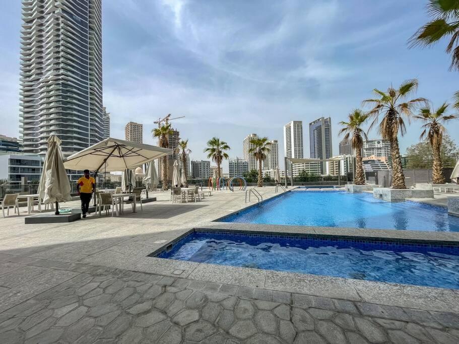 Marina Dreams With A Tropical Twist Apartment