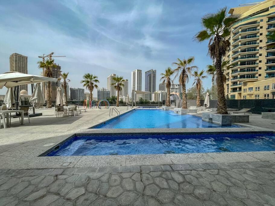 Marina Dreams With A Tropical Twist Dubai