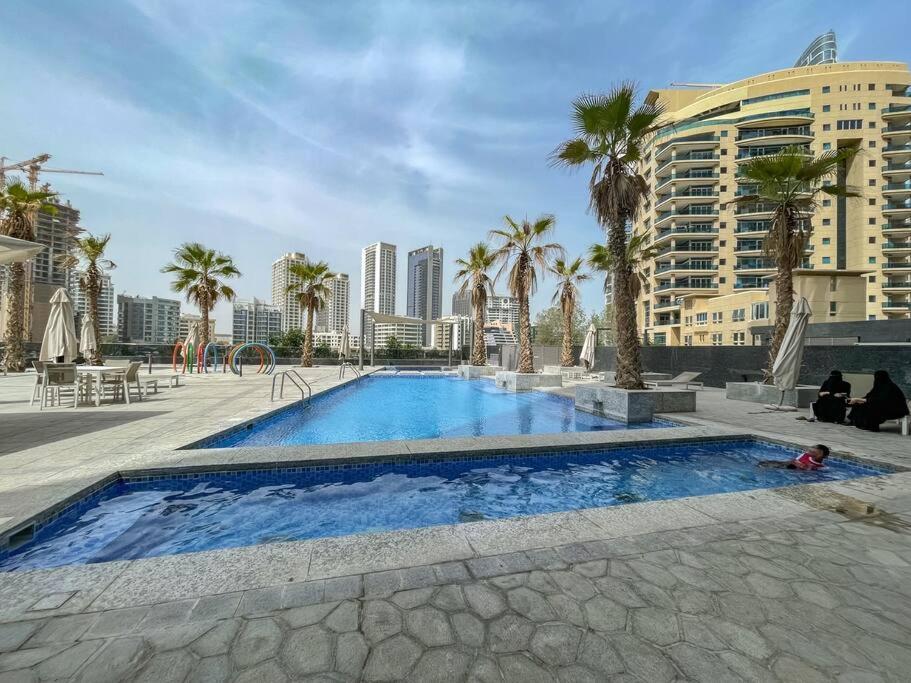 Apartment Marina Dreams With A Tropical Twist